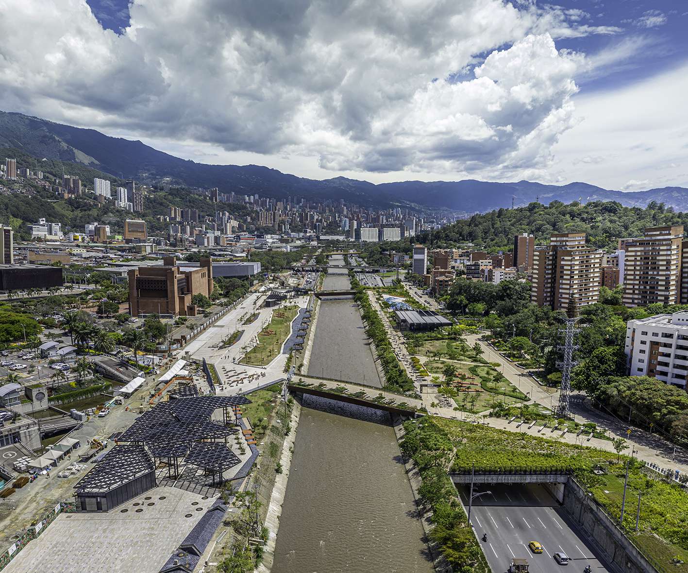 photo of the medellin river